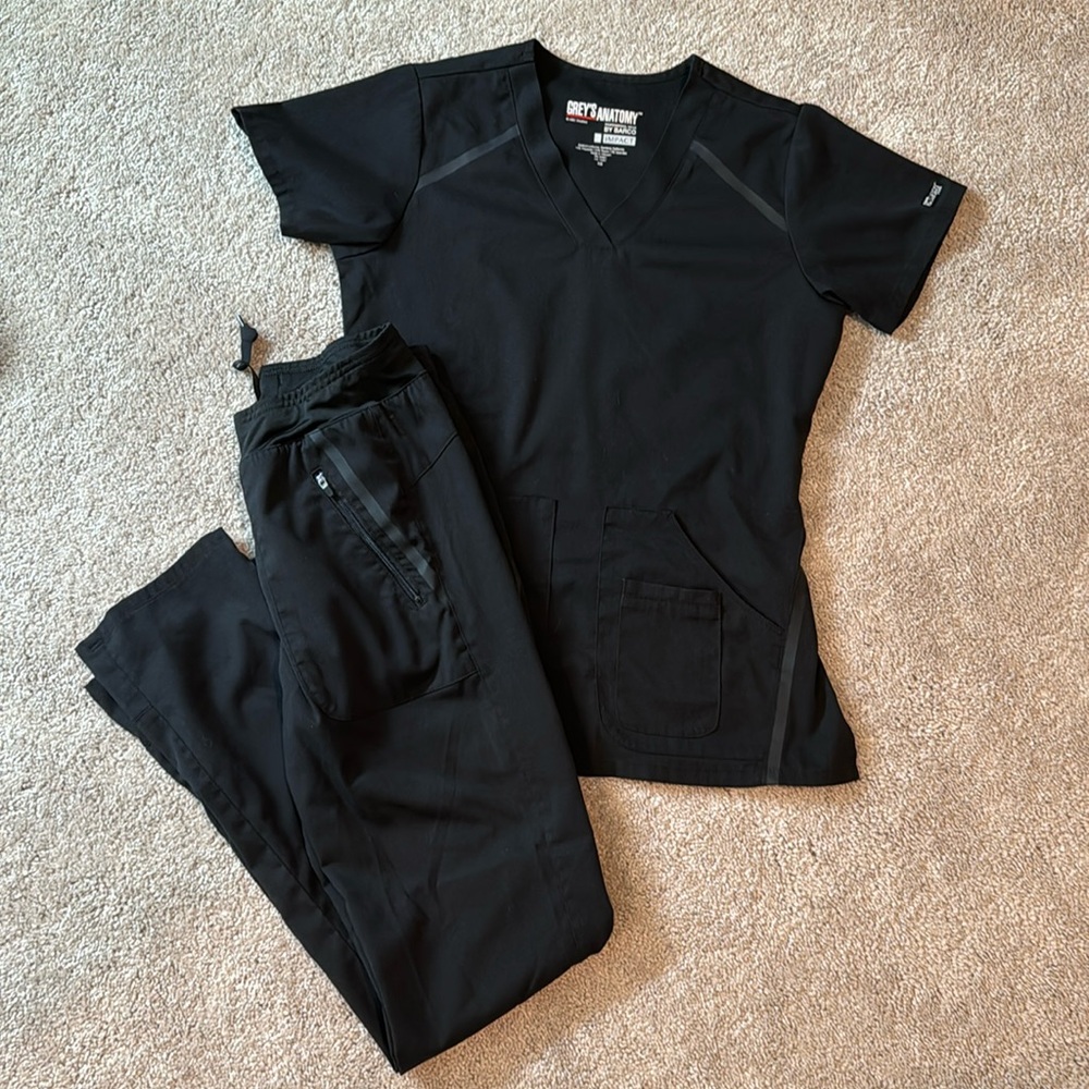 Greys Anatomy Impact black scrubs